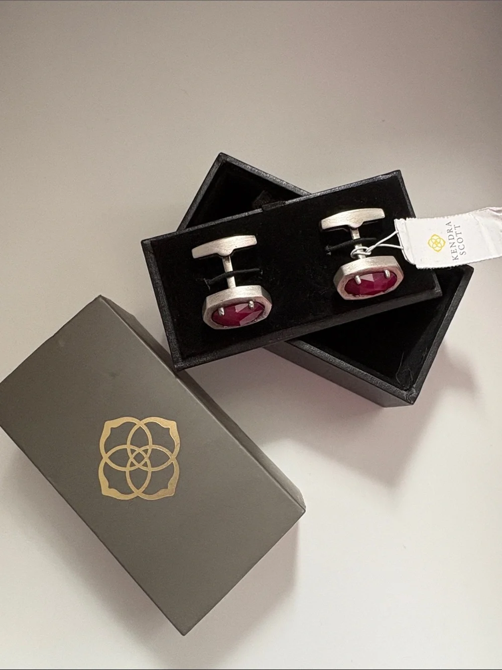 NWT [Kendra Scott] Elijah Faceted Red w/ Vintage Silver Tone Cufflinks — RARE!